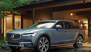 Volvo V90 Cross Country Side View